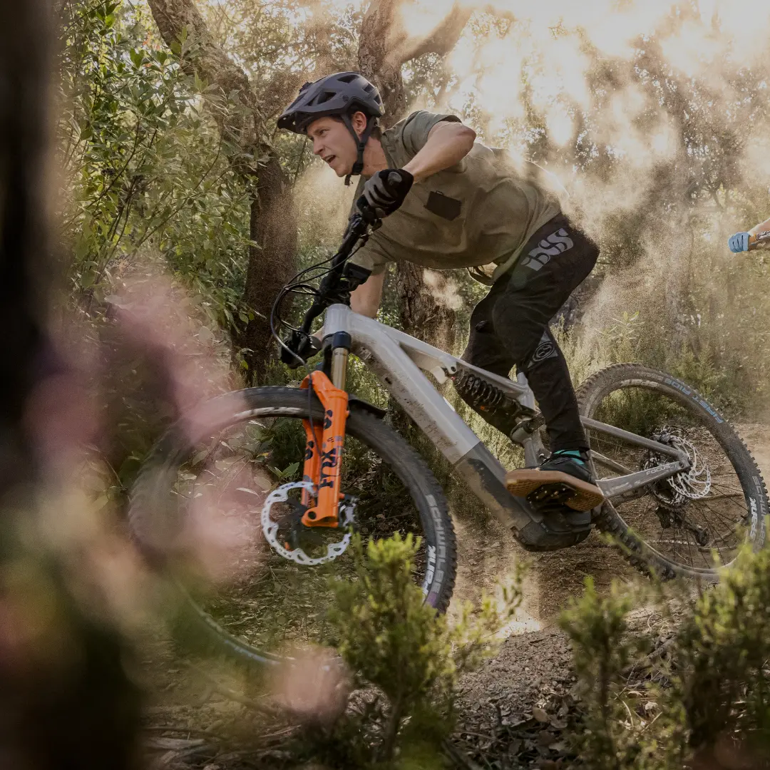 Focus E-Bikes Testfahrer auf einem Focus SAM