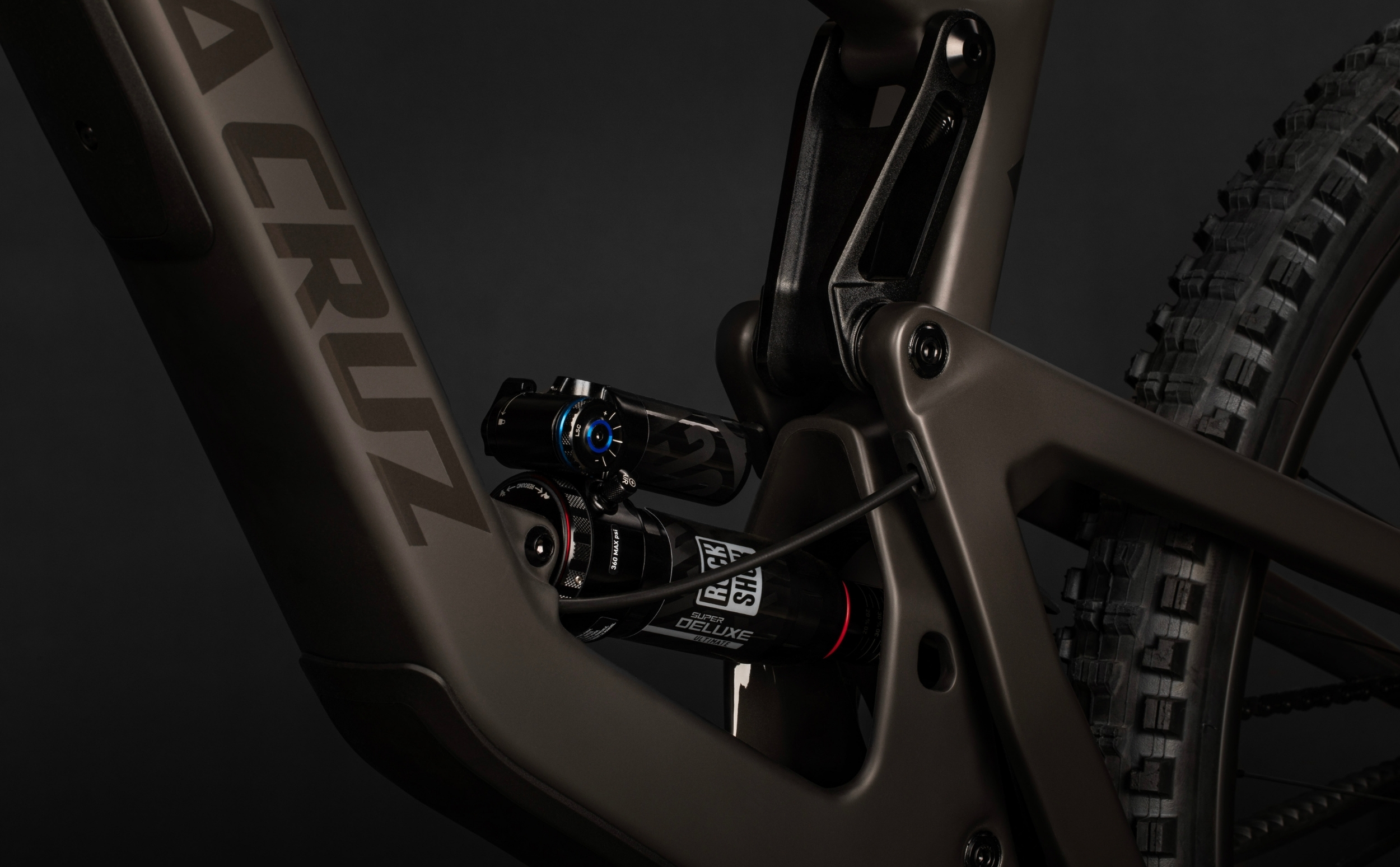 Santa Cruz Bronson 4 Carbon C R-Kit 2024 Details