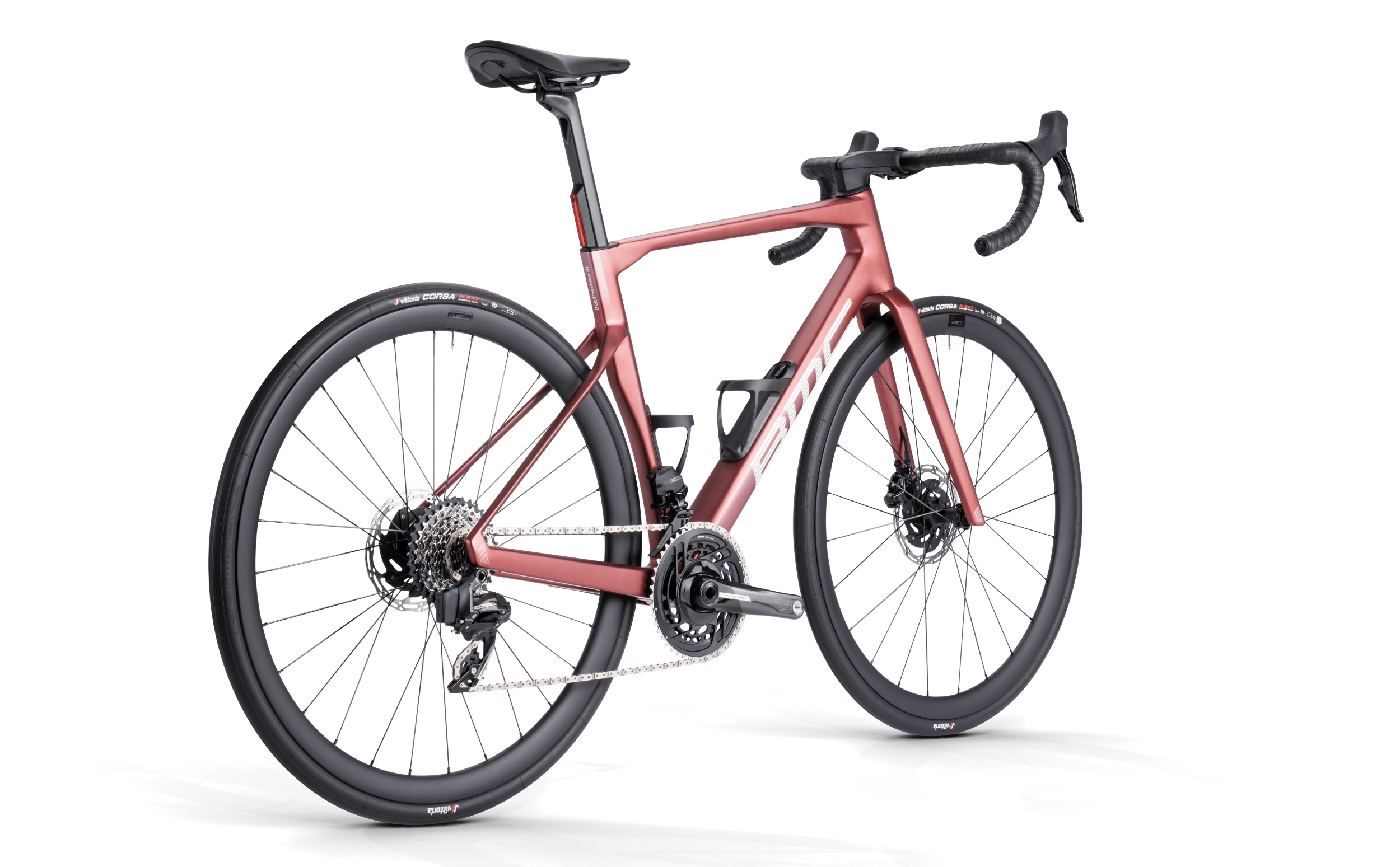 BMC Roadmachine 01 THREE Sram Force eTap AXS BMC Roadmachine 01 THREE Sram Force eTap AXS 2024 Seitenansicht diagonal hinten