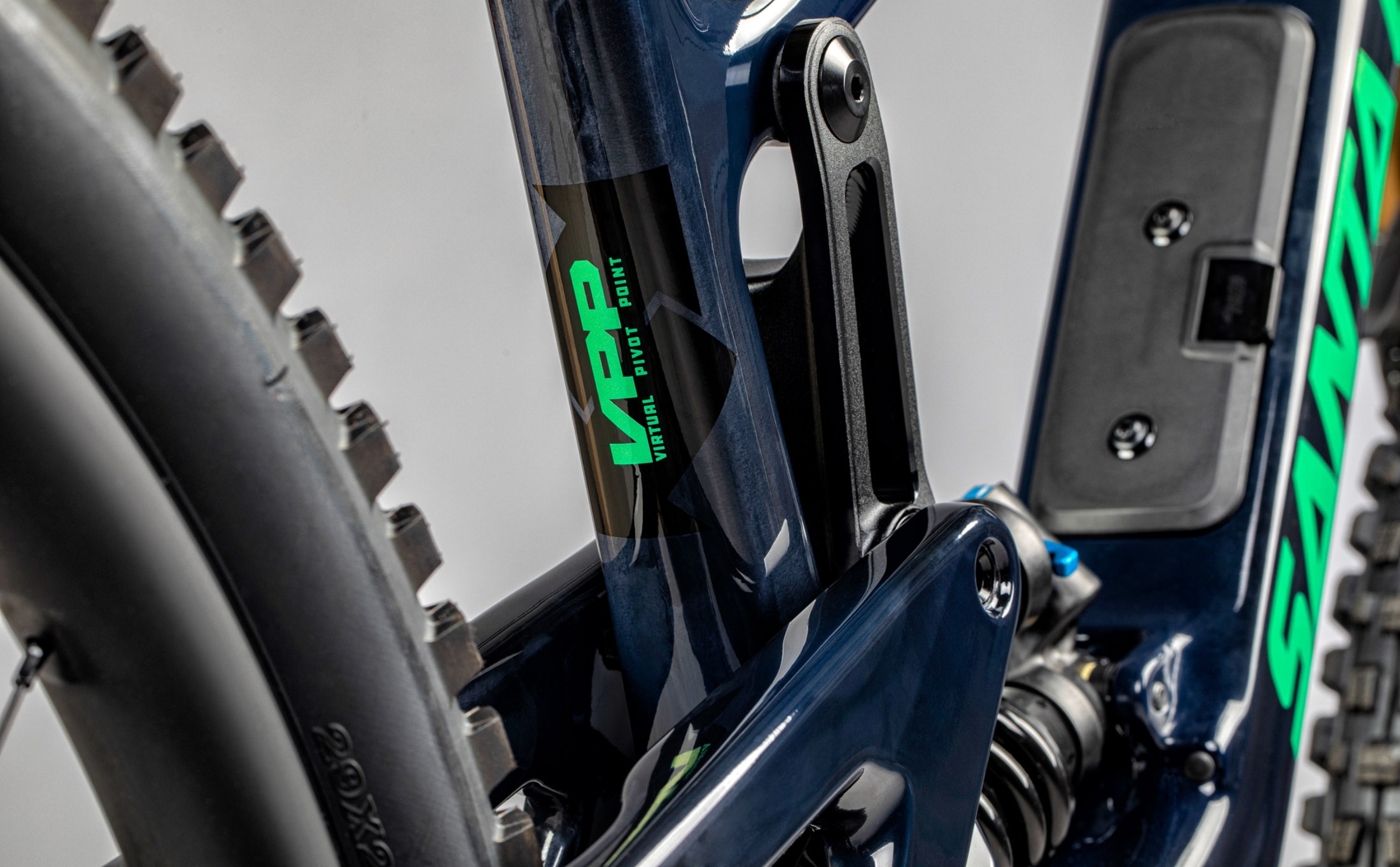 Santa Cruz Megatower 2 R-Kit Santa Cruz Megatower 2 R-Kit Details